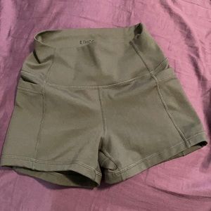 Ethos athletic shorts size XS, olive color!